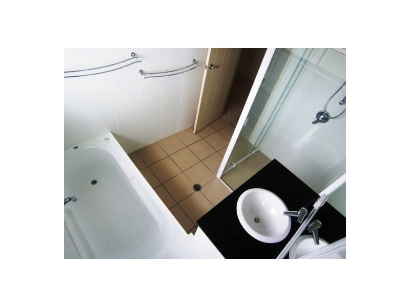 3/33 Harley Street, Labrador QLD 4215