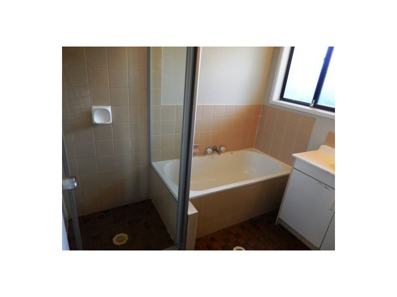 1/168 Whiting St, Labrador QLD 4215