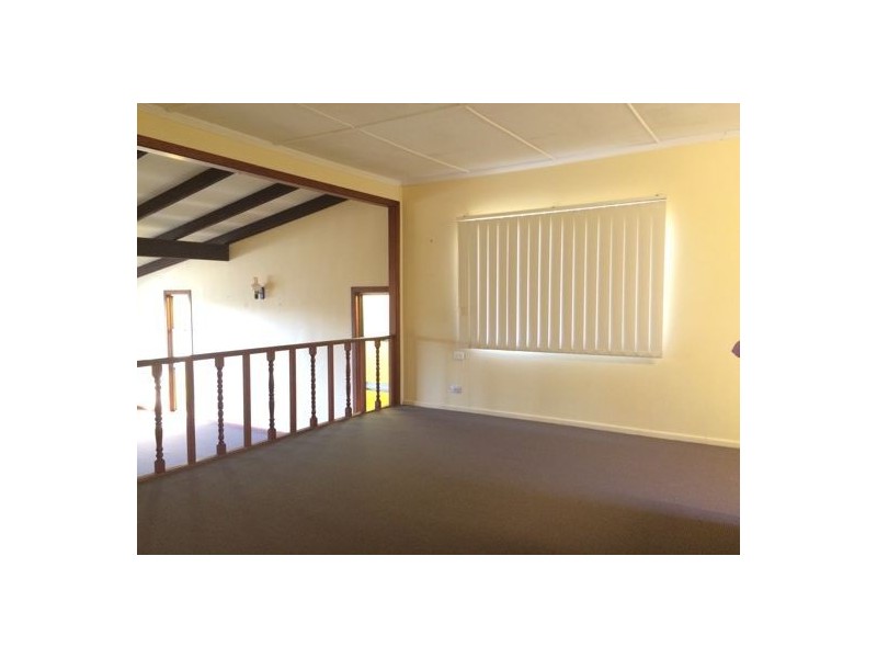 18 Heydon Place, Labrador QLD 4215