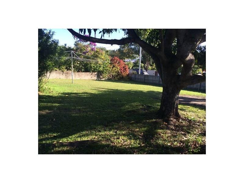18 Heydon Place, Labrador QLD 4215