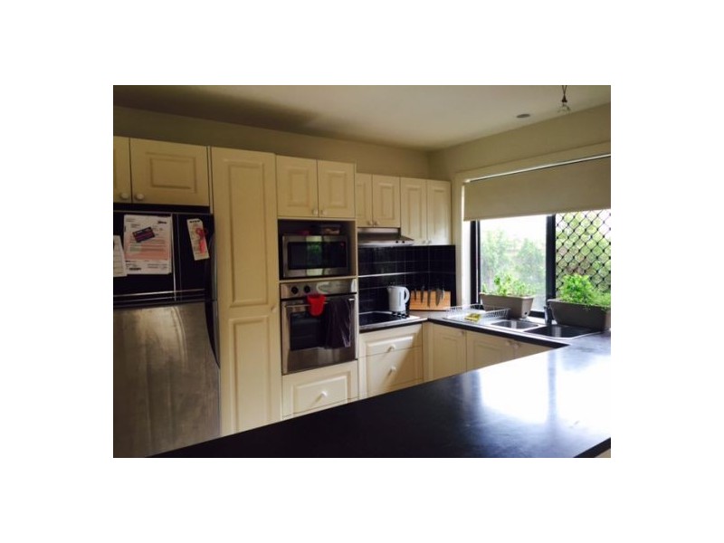 2/33 Meron Street, Southport QLD 4215