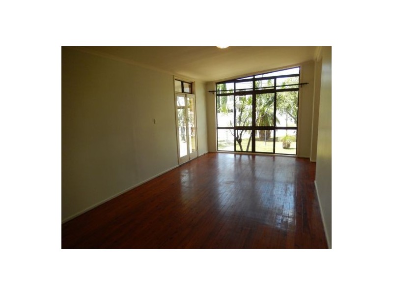 13 Wells St, Southport QLD 4215