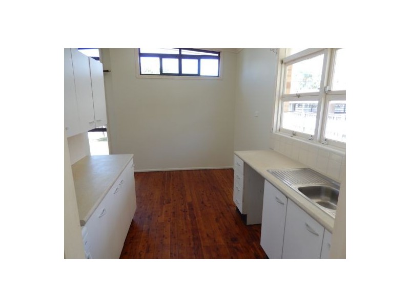 13 Wells St, Southport QLD 4215