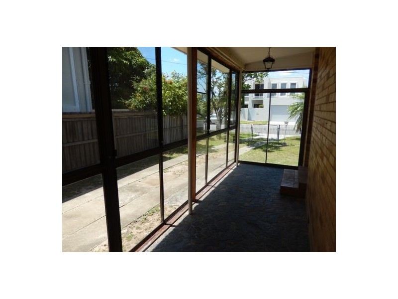 13 Wells St, Southport QLD 4215