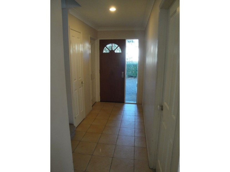 2/127 Eugaree Street, Southport QLD 4215