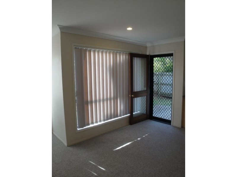 2/127 Eugaree Street, Southport QLD 4215