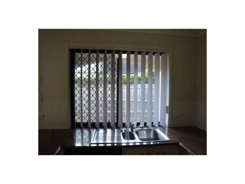 2/127 Eugaree Street, Southport QLD 4215