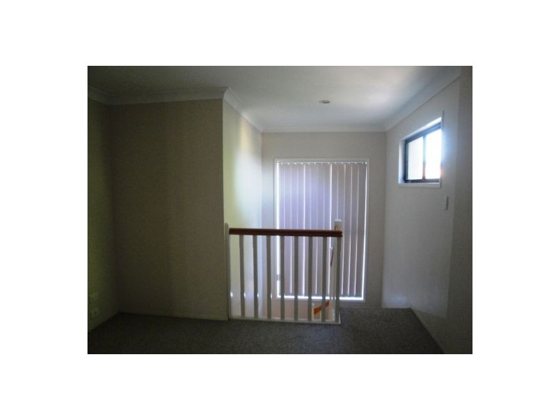 2/127 Eugaree Street, Southport QLD 4215