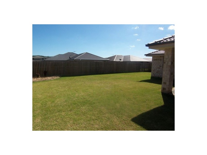 4 Cranberrie Cr, Pimpama QLD 4209