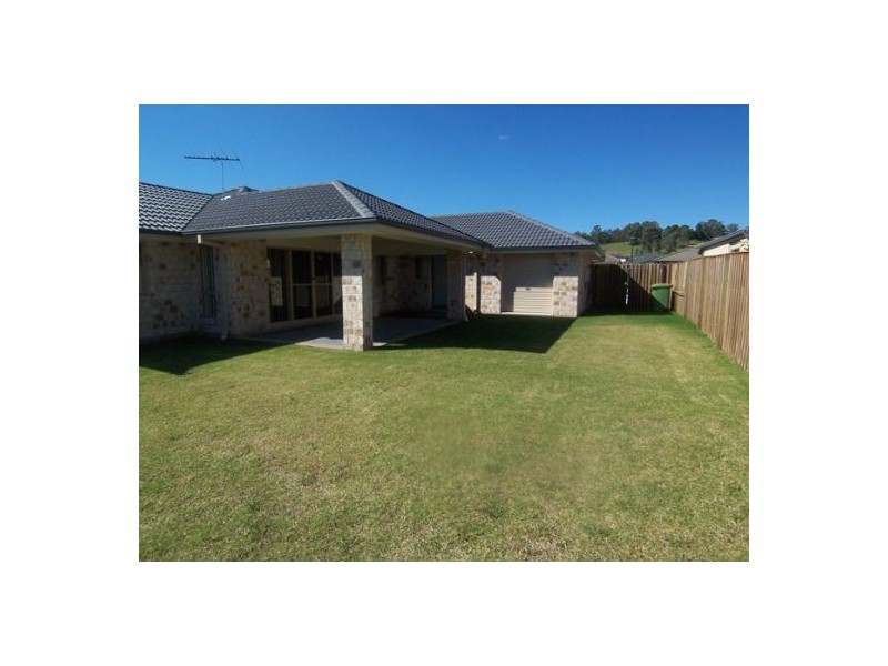 4 Cranberrie Cr, Pimpama QLD 4209
