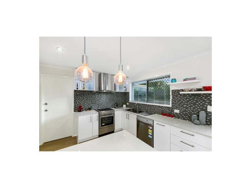 20 Crinum Crescent, Southport QLD 4215