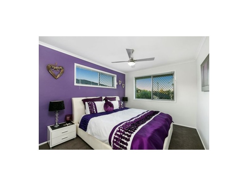 20 Crinum Crescent, Southport QLD 4215