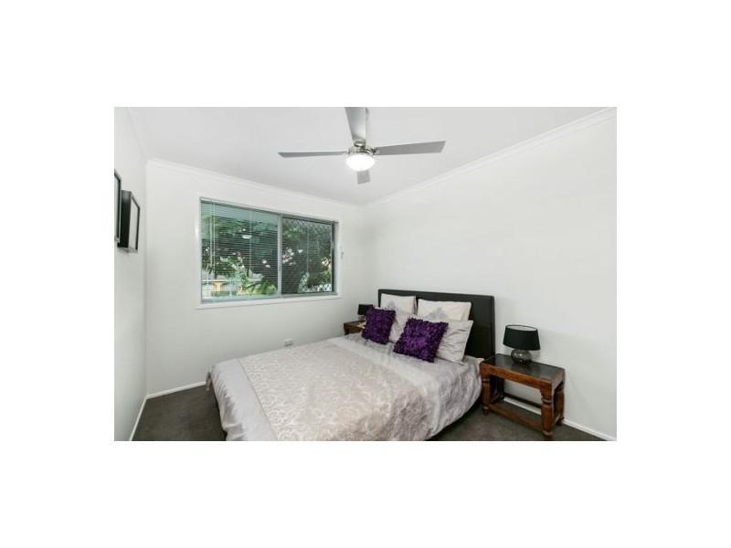 20 Crinum Crescent, Southport QLD 4215