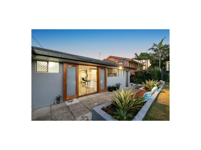 20 Crinum Crescent, Southport QLD 4215