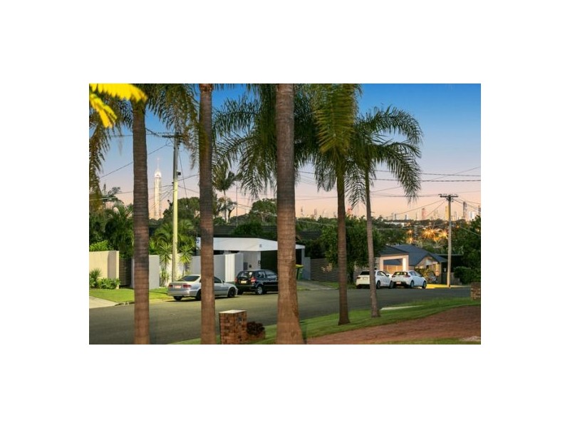 20 Crinum Crescent, Southport QLD 4215