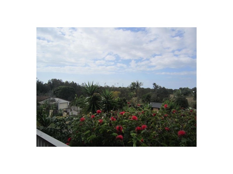 2 Treasure crt, Carrara QLD 4211