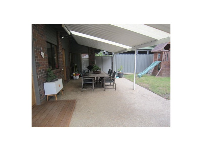 2 Treasure crt, Carrara QLD 4211