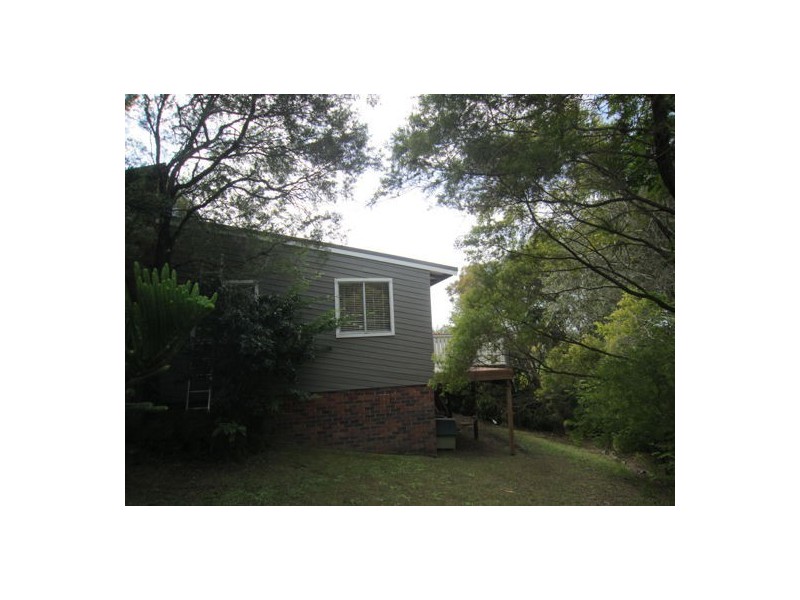 2 Treasure crt, Carrara QLD 4211