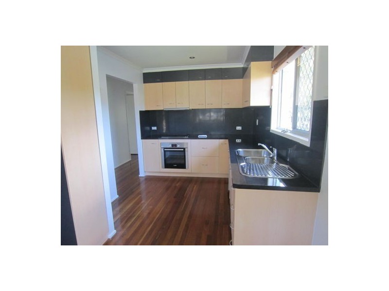 11 Warana ave, Southport QLD 4215