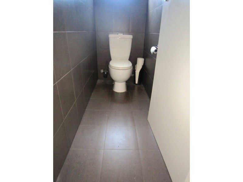 11 Warana ave, Southport QLD 4215