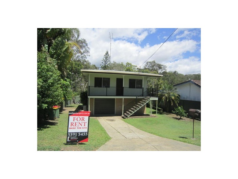 11 Warana ave, Southport QLD 4215