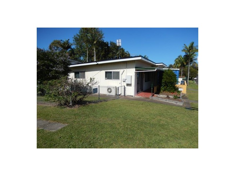 13 Newton Avenue, Southport QLD 4215