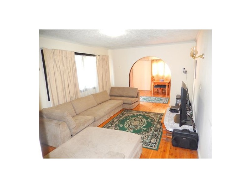 13 Newton Avenue, Southport QLD 4215