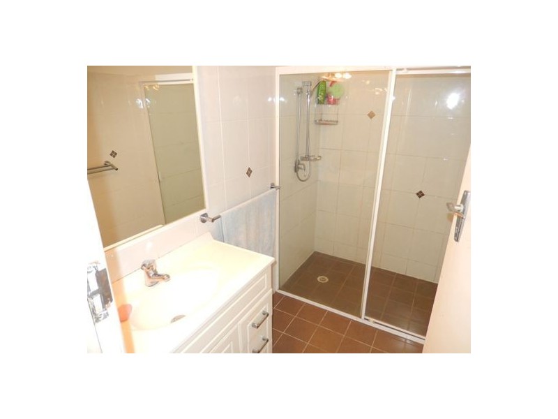 13 Newton Avenue, Southport QLD 4215