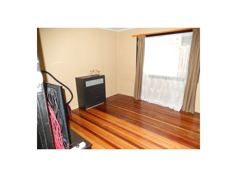 13 Newton Avenue, Southport QLD 4215