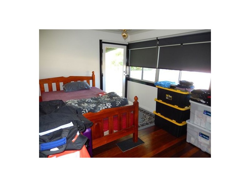 13 Newton Avenue, Southport QLD 4215