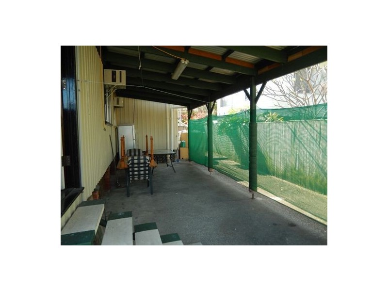 13 Newton Avenue, Southport QLD 4215