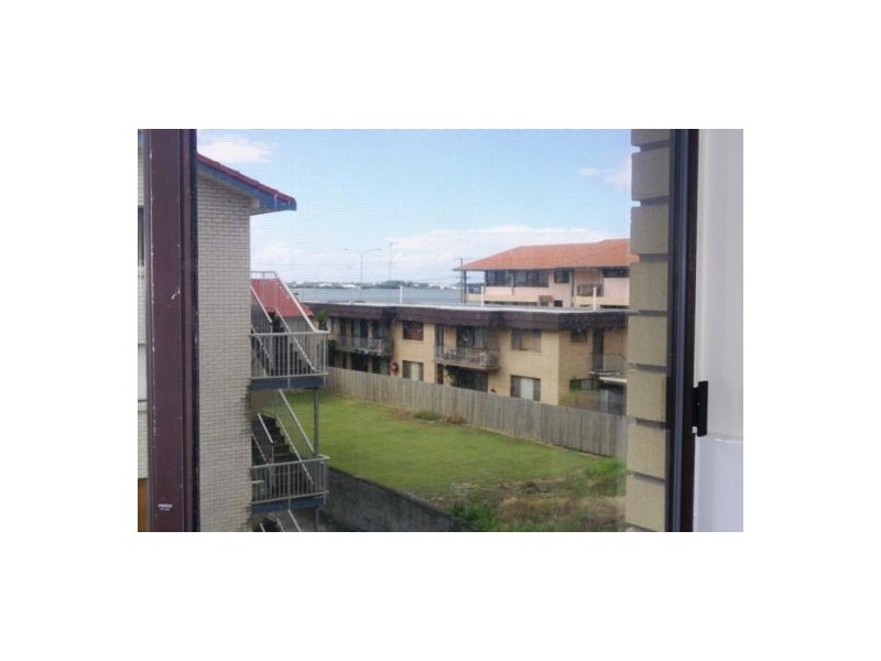 21/115 Frank, Labrador QLD 4215