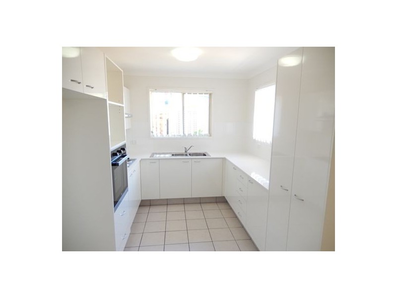 2/10 Dowling Drive, Southport QLD 4215