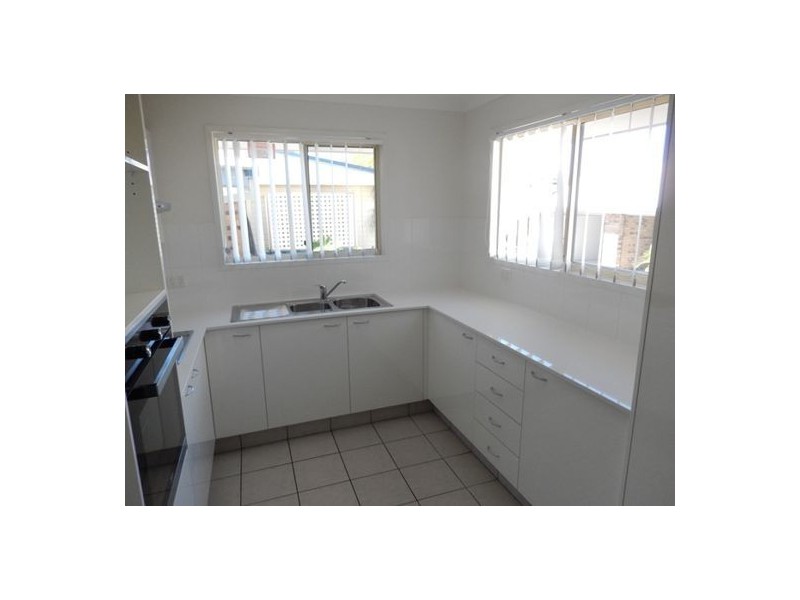 2/10 Dowling Drive, Southport QLD 4215