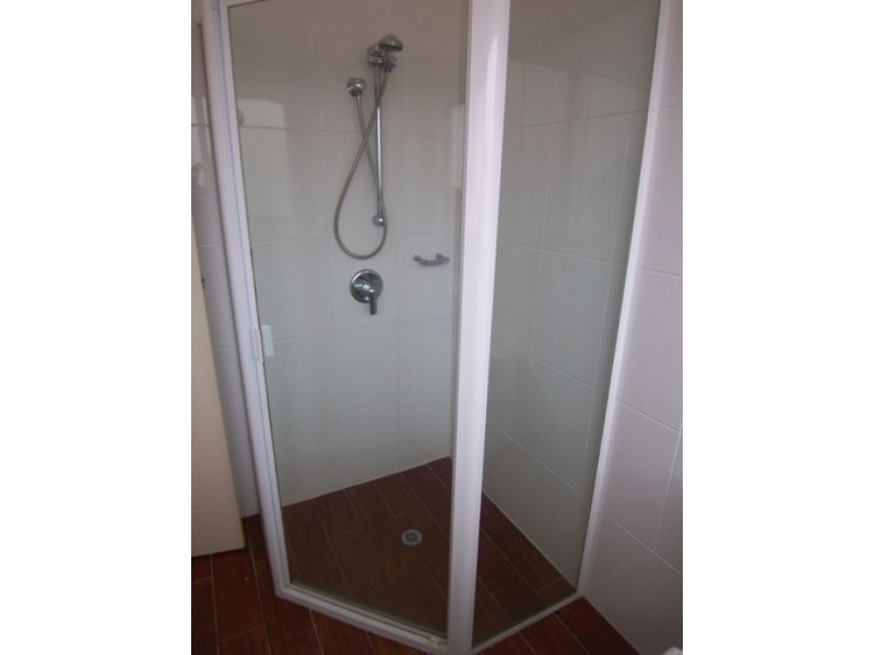 4/33 Harley Street, Labrador QLD 4215