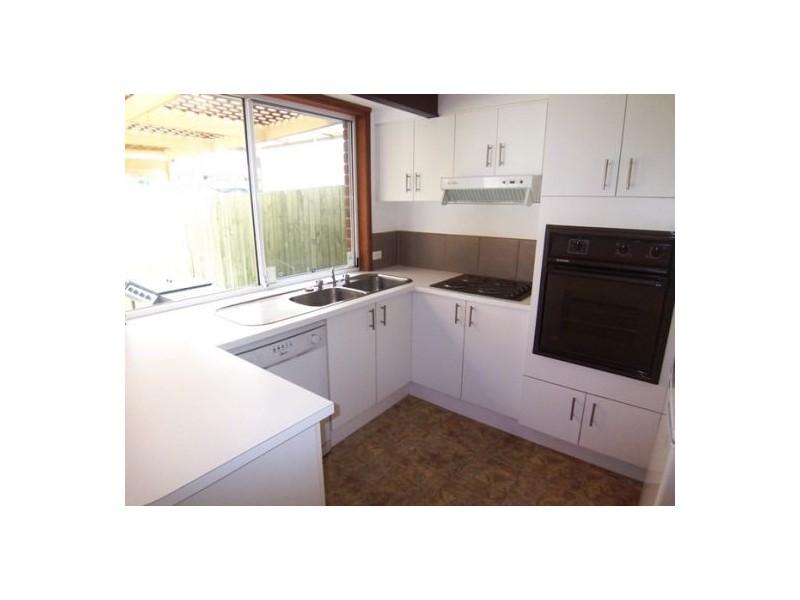 2/10 Robin Joy Close, Labrador QLD 4215