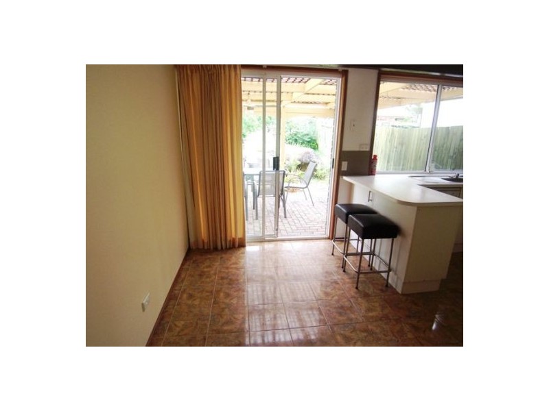 2/10 Robin Joy Close, Labrador QLD 4215