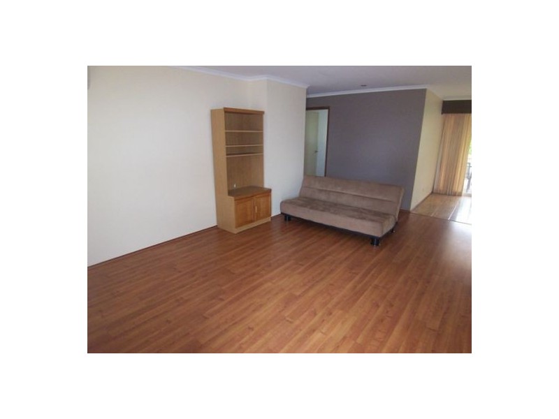 2/10 Robin Joy Close, Labrador QLD 4215