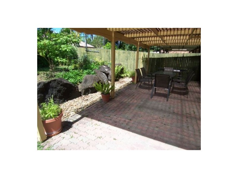 2/10 Robin Joy Close, Labrador QLD 4215