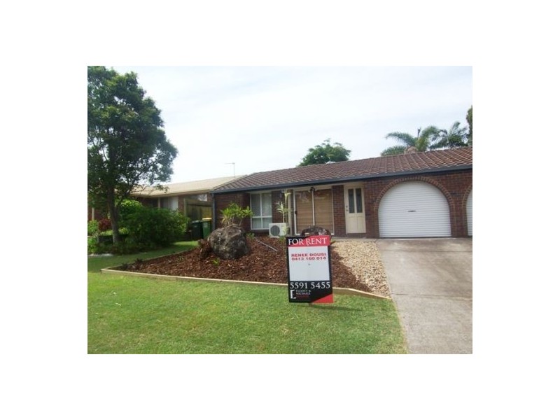 2/10 Robin Joy Close, Labrador QLD 4215