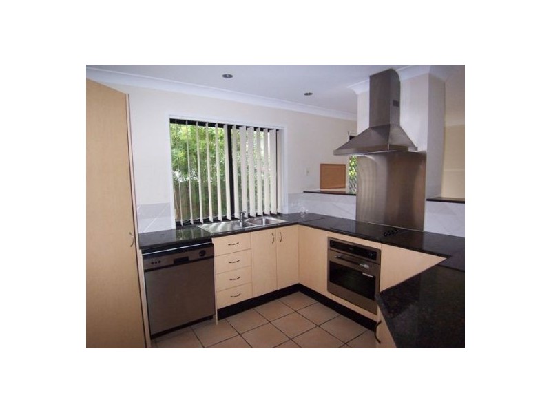 2/56 Ward Street, Southport QLD 4215