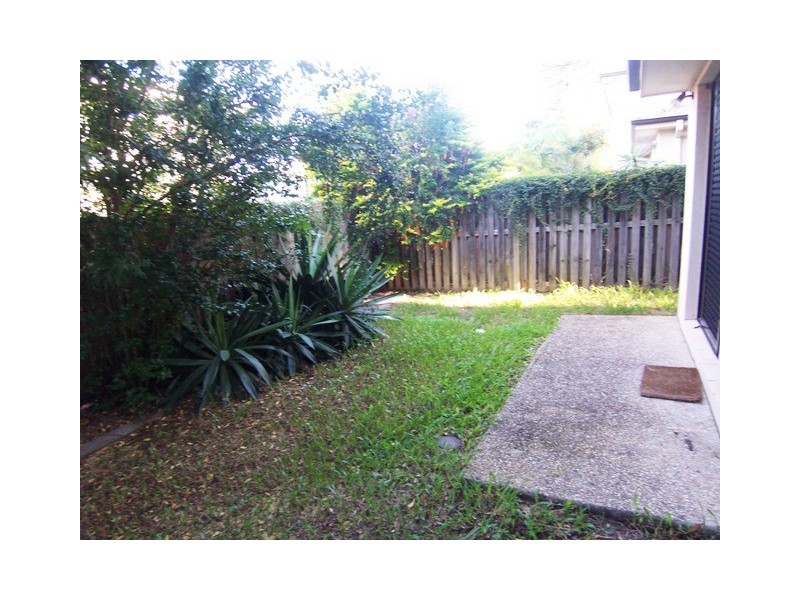 2/56 Ward Street, Southport QLD 4215