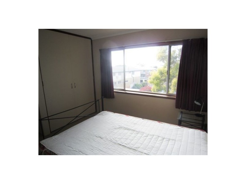 7a/143 High Street, Southport QLD 4215