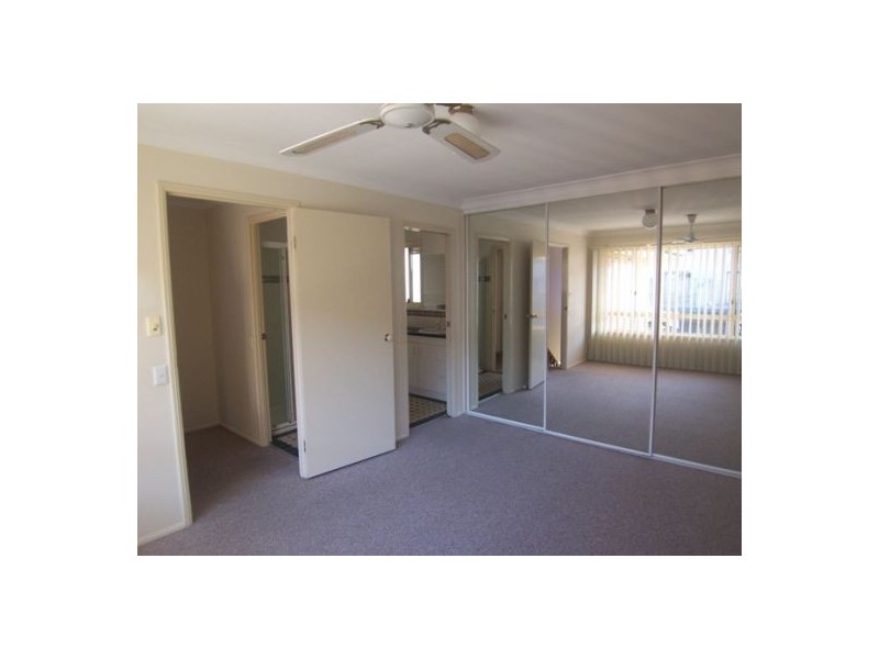 3/5 Ahern Street, Labrador QLD 4215