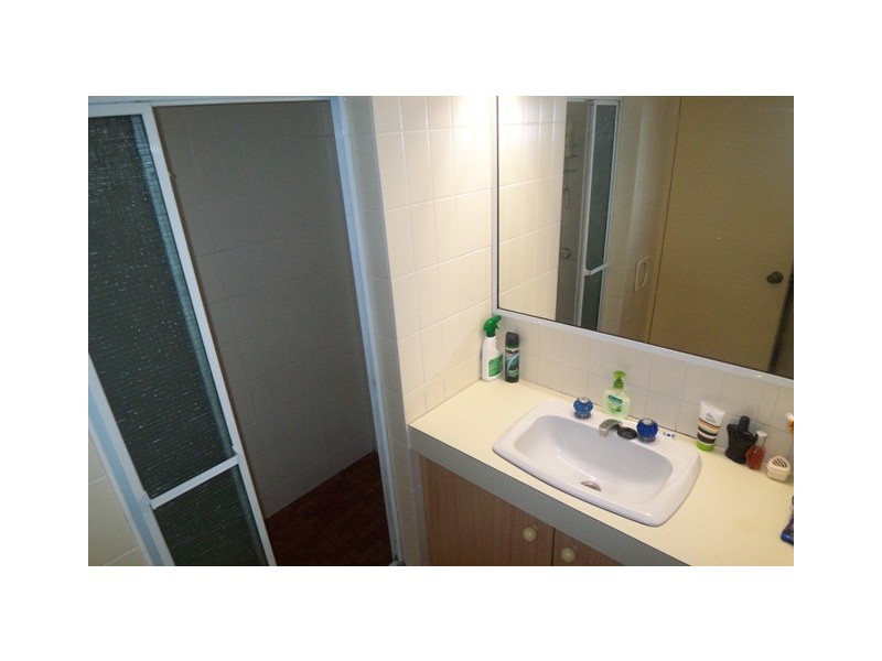 2/164 High, Southport QLD 4215