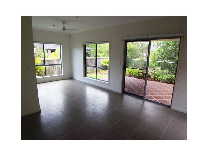 3/16-18 Geoff Wolter Drive West, Molendinar QLD 4214