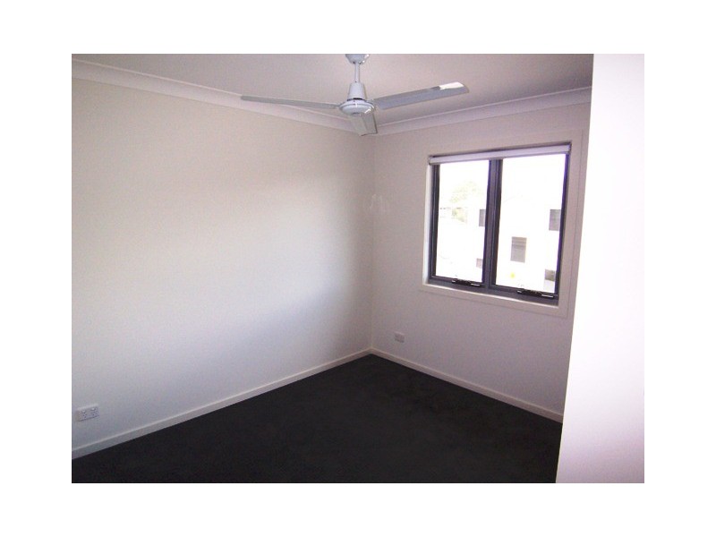 3/16-18 Geoff Wolter Drive West, Molendinar QLD 4214