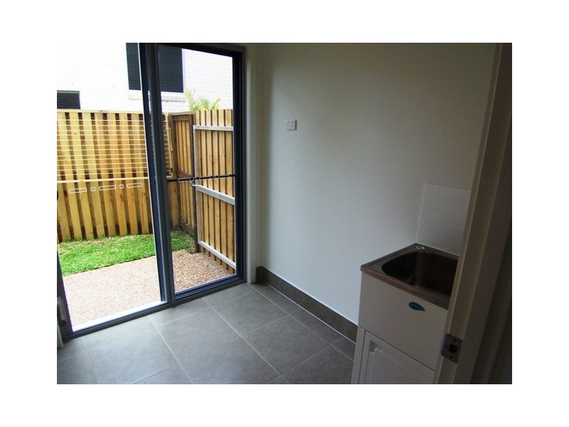 3/16-18 Geoff Wolter Drive West, Molendinar QLD 4214