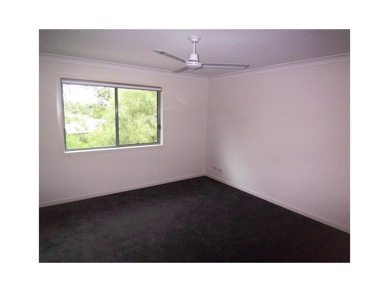 7/16-18  Geoff Wolter Drive West, Molendinar QLD 4214