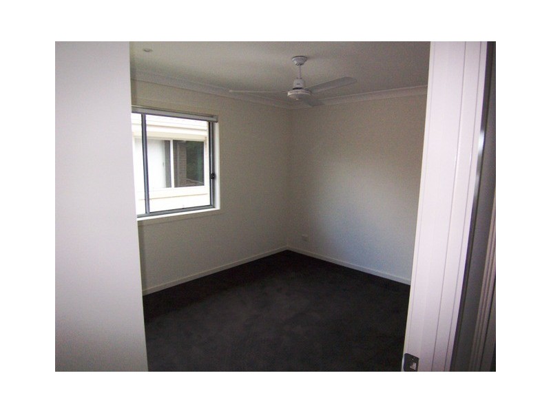 7/16-18  Geoff Wolter Drive West, Molendinar QLD 4214